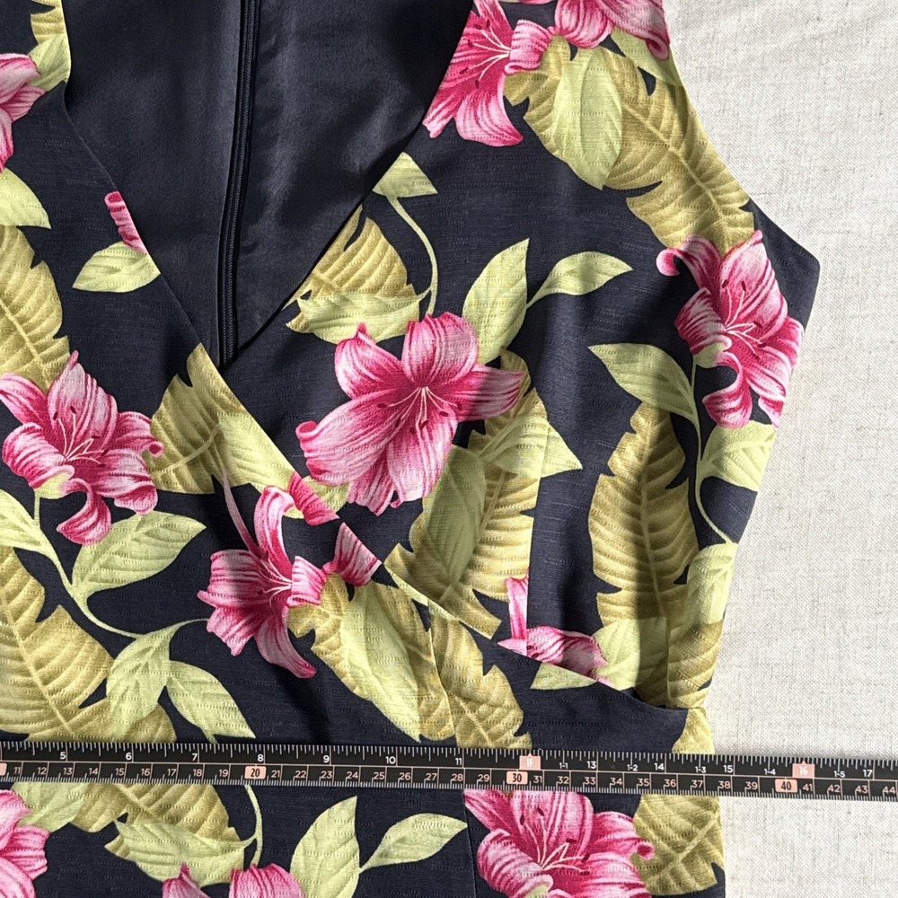 Tommy Bahama 100% Silk Tropical Hibiscus Faux Wrap Sheath Dress Size 4 Resort - Picture 12 of 16